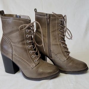 Combat boot